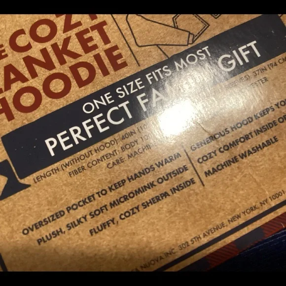 New Dearfoams The Cozy Blanket Hoodie - one size fits most - machine washable - Picture 3 of 5